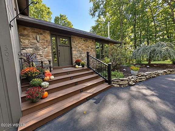 2nd image of 304 Shady Knoll Rd