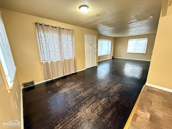4th image of 213 S 48th Ave