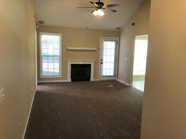 1st image of 605 Parkhill Dr