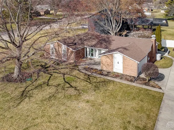 2455 Seneca Dr, Troy, OH 45373