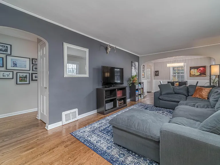 5170 N Bay Ridge Ave — Photo 7