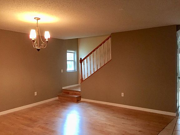 4th image of 2468 Sagemont Dr