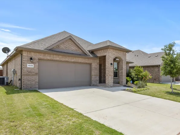 1529 Seabiscuit Dr, Granbury, TX 76049