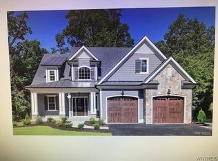 7291 Woodhaven Dr, Lockport, NY