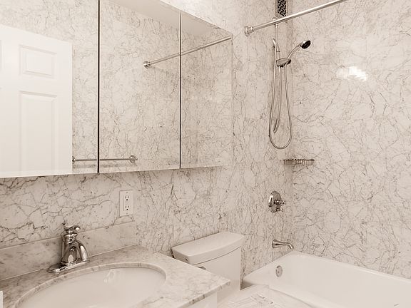 5th image of 30 W 63rd St APT 3F