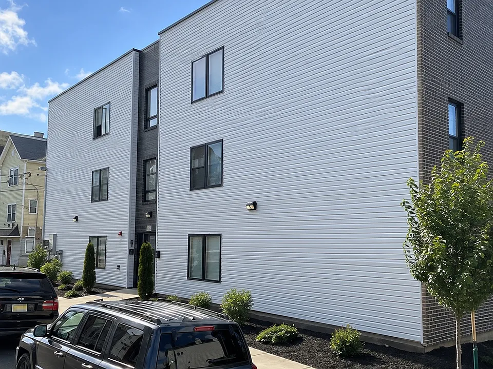 36 Auburn St #1