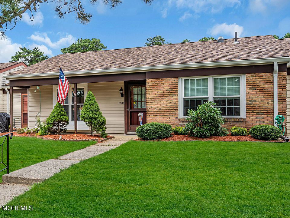 1st image of 530B Sheffield Drive