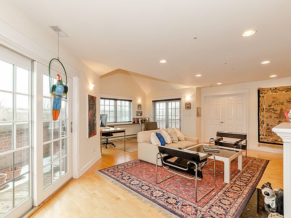 4th image of 518 Winnetka Ave Unit 304