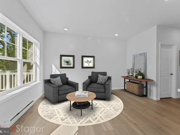 288 Honey Ln #E29, Norristown, PA 19401