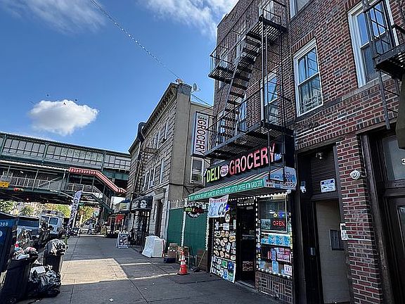 3rd image of 382 Avenue I