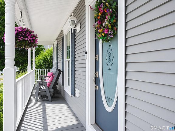 3rd image of 4 Rockledge Lane