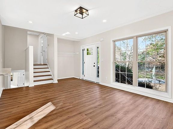 2nd image of 2918 Highland Dr SE