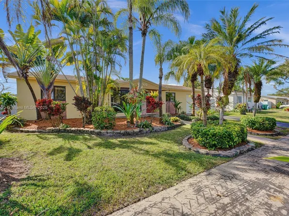 10470 SW 201st Ter, Cutler Bay, FL 33189