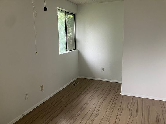 2nd image of 375 Pierce St