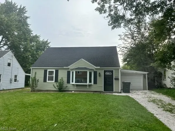 300 Rohr Ave NW, Massillon, OH 44646