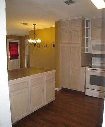 5th image of 215 Montreal Dr