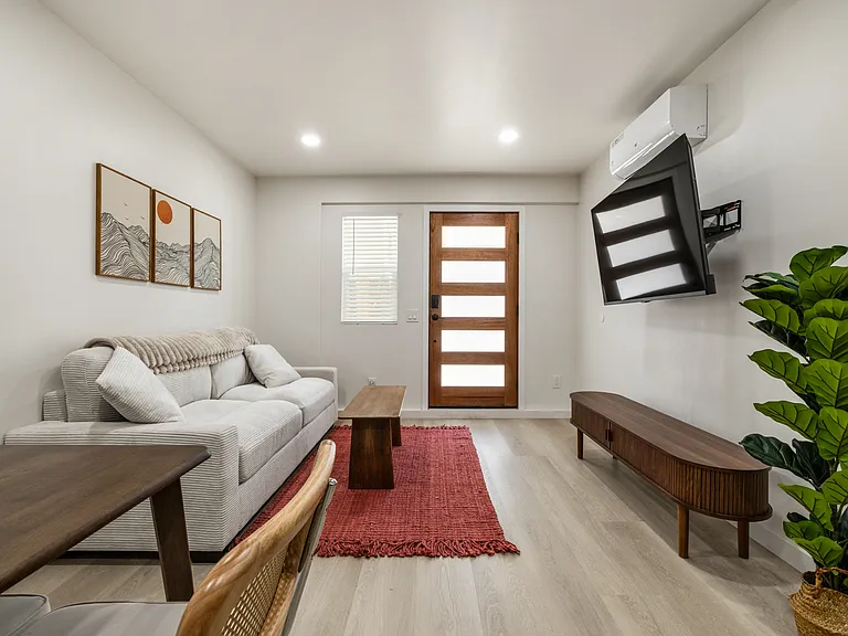 4018 Riviera Dr #1 — Photo 3