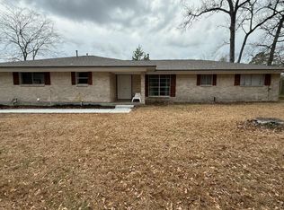 101 Summit Dr, Conroe, TX 77303