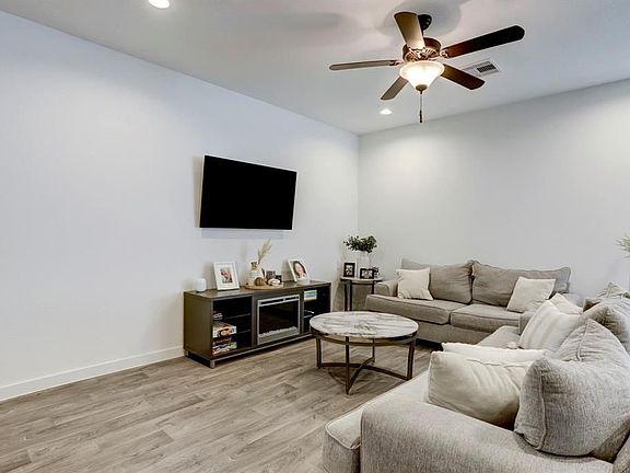 3rd image of 4003 Beltingham Bend Way