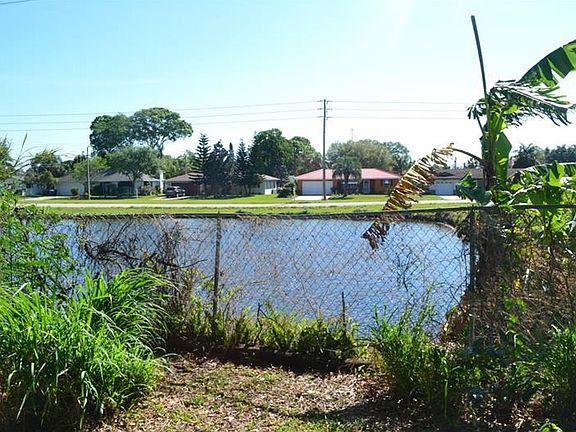 3rd image of 1273 Everglades Ave