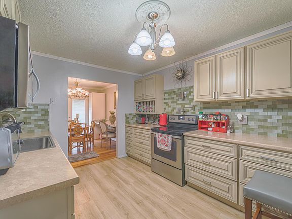 4th image of 1186 Pebble Dr