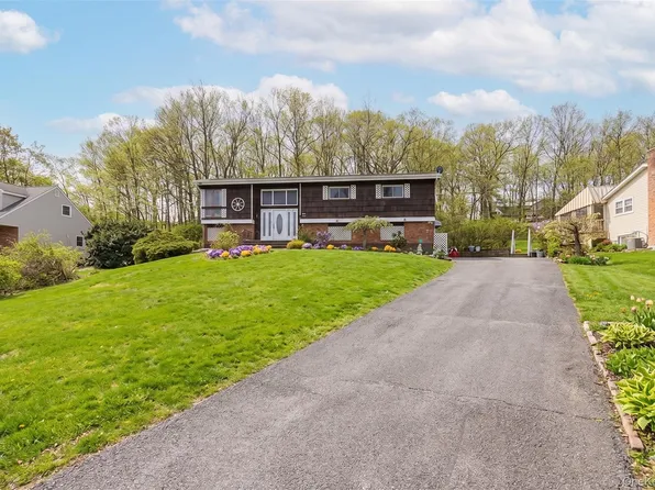 75 Tennyson Drive, Nanuet, NY 10954