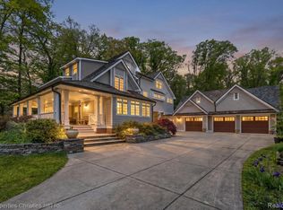 1041 Greentree Rd, Bloomfield Hills, MI 48304
