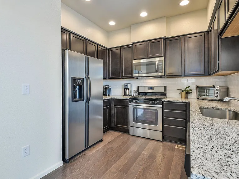 344 Zeppelin Way — Photo 12