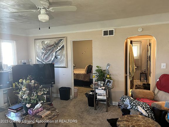 3rd image of 514 Lexington Ave