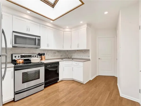 8940 Colonial Road image 11 of 20