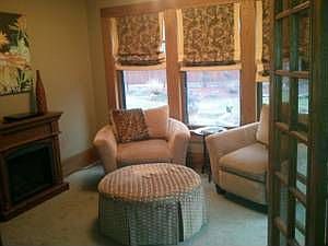 3rd image of 3135 Calumet Dr