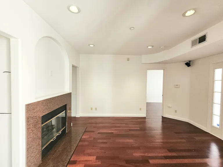 111 E Poplar Ave #105 — Photo 24