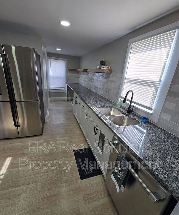 1st image of 901 Campbell Ave