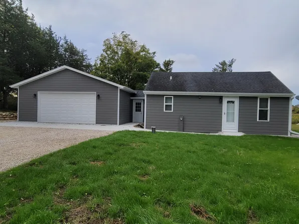 1260 W Floral Park Ln, Campbellsport, WI 53010