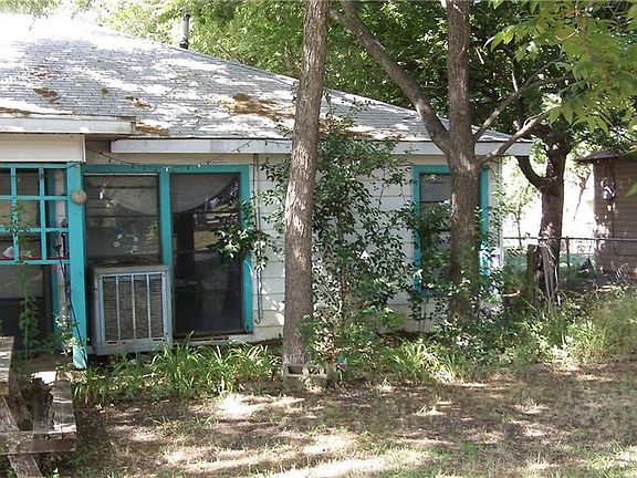 2nd image of 1714 Poage Ave