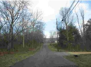 100 Navajo Trl, Winchester, VA 22602