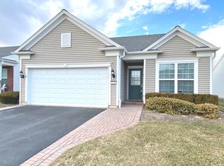 3246 Hutchinson Ln, Mundelein, IL 60060