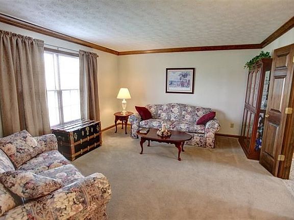 4th image of 2533 S Park Ln