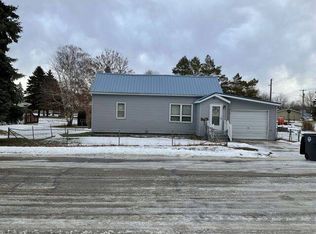 308 N Main Ave, Rugby, ND 58368