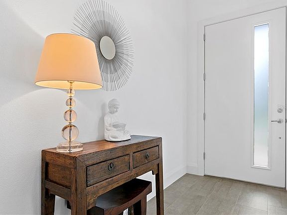 3rd image of 3102 W Julia Cir S