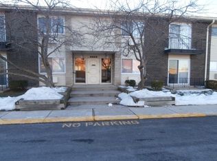 8860 Western Ave #206-F, Des Plaines, IL 60016