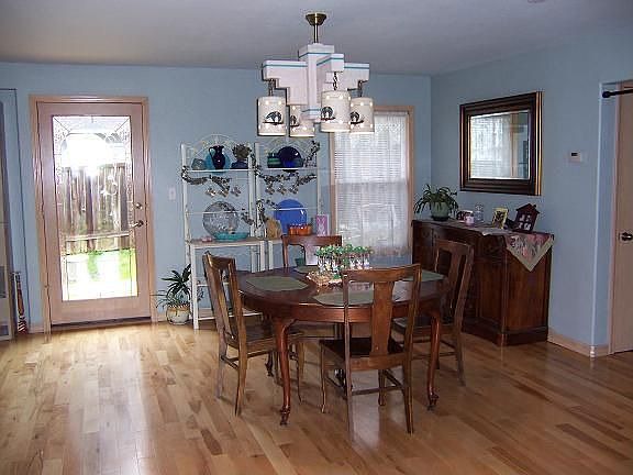 Dining Rm w/Hardwood Fl