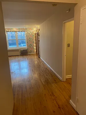 Rented by REMAX Elite | media 2