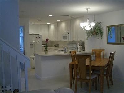 3rd image of 28600 Alessandria Cir