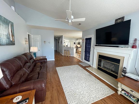 5th image of 3606 New Colony Dr