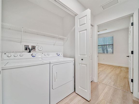 4th image of 39-102 10170th St #7