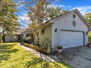 6235 E Lake Dr, Haslett, MI 48840
