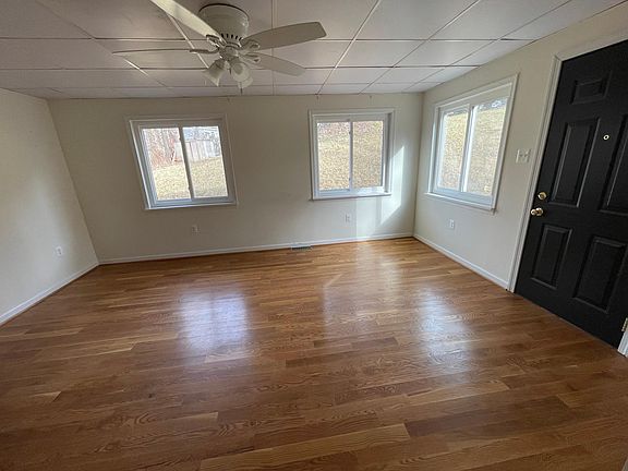 2nd image of 10409 Metropolitan Ave