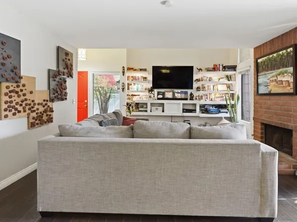 905 Hyde Ct, Costa Mesa, CA 92626