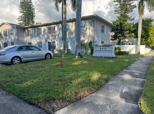 8325 7th Way N APT 9, Saint Petersburg, FL 33702